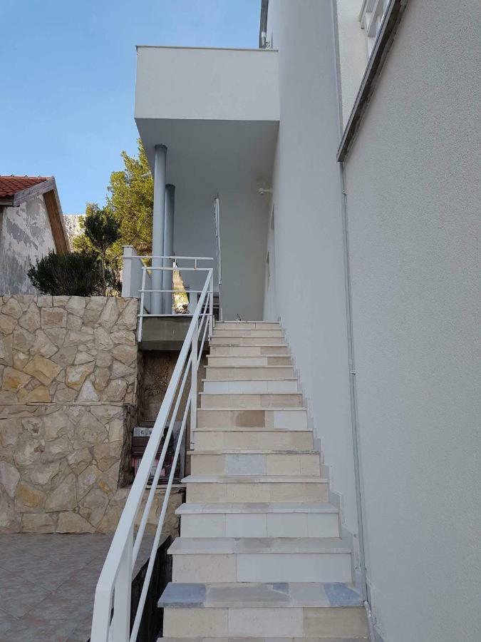 Seaview Nikola